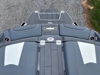 2022 Malibu 24 MXZ Icon